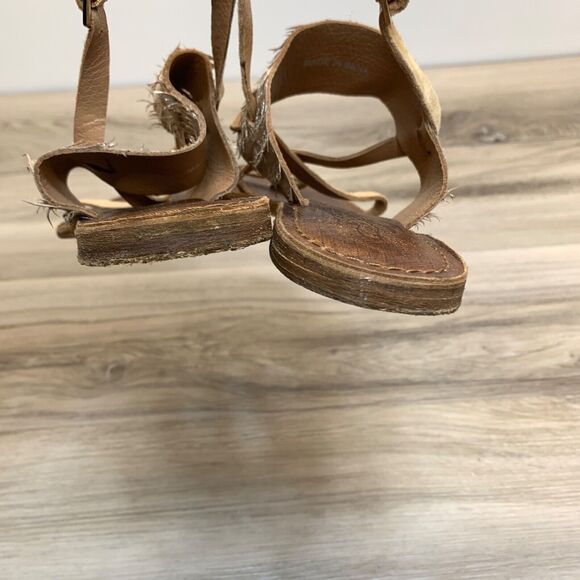 Freebird by Steven Ocean Beige Metallic US Sz 38 Flat Gladiator Sandals Toe Loop - Picture 4 of 10